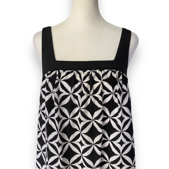 WHBM Black and White Silk Mod Geometric Print Mini Shift Dress Size 2 - Picture 2 of 11